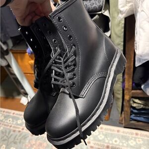 Dr. Martens unisex moto boots